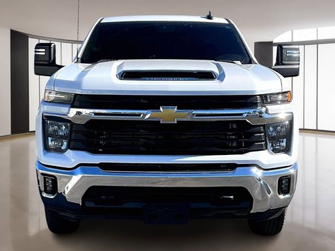 Used 2025 Chevrolet Silverado 2500 LT w/ Convenience Package image 2