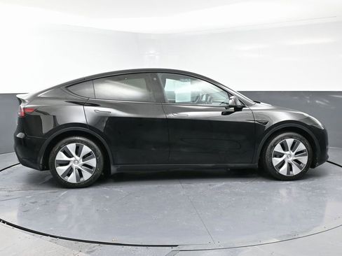 Used 2023 Tesla Model Y Long Range image 7