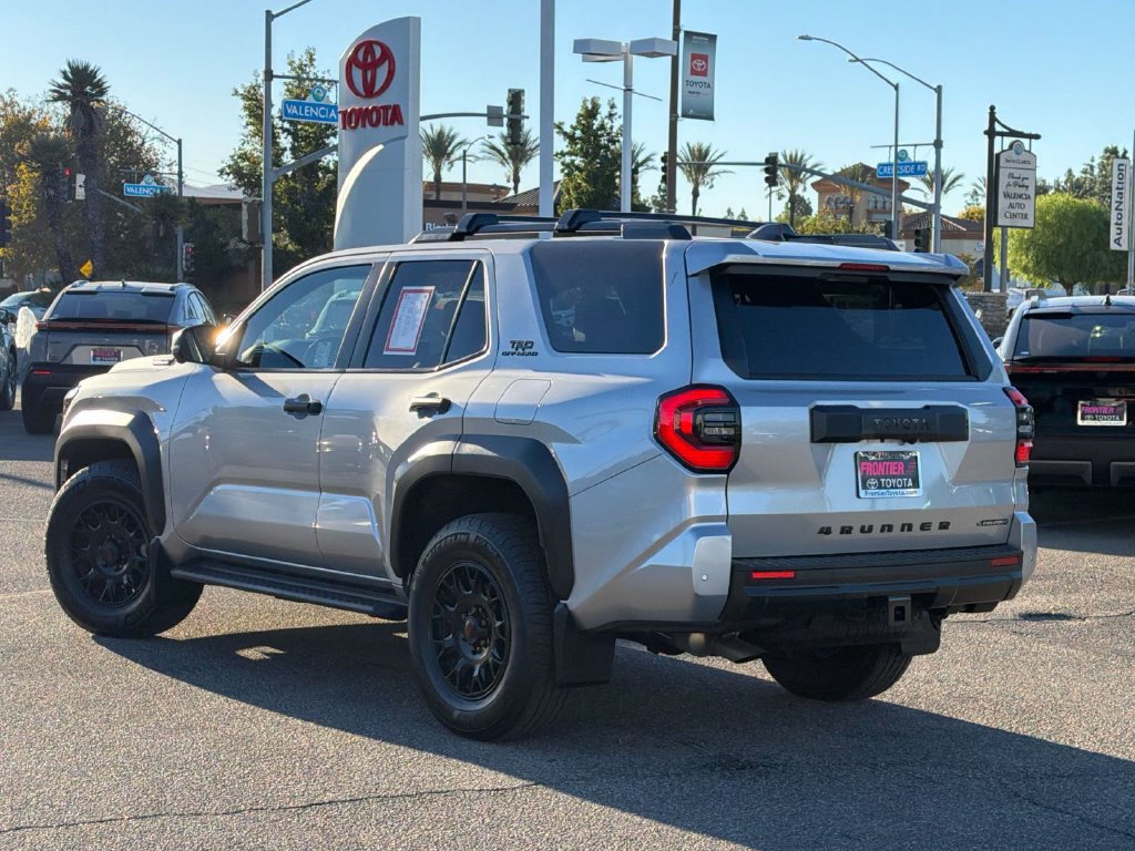 Certified 2025 Toyota 4Runner TRD Off-Road Premium AWD/4WD image 5