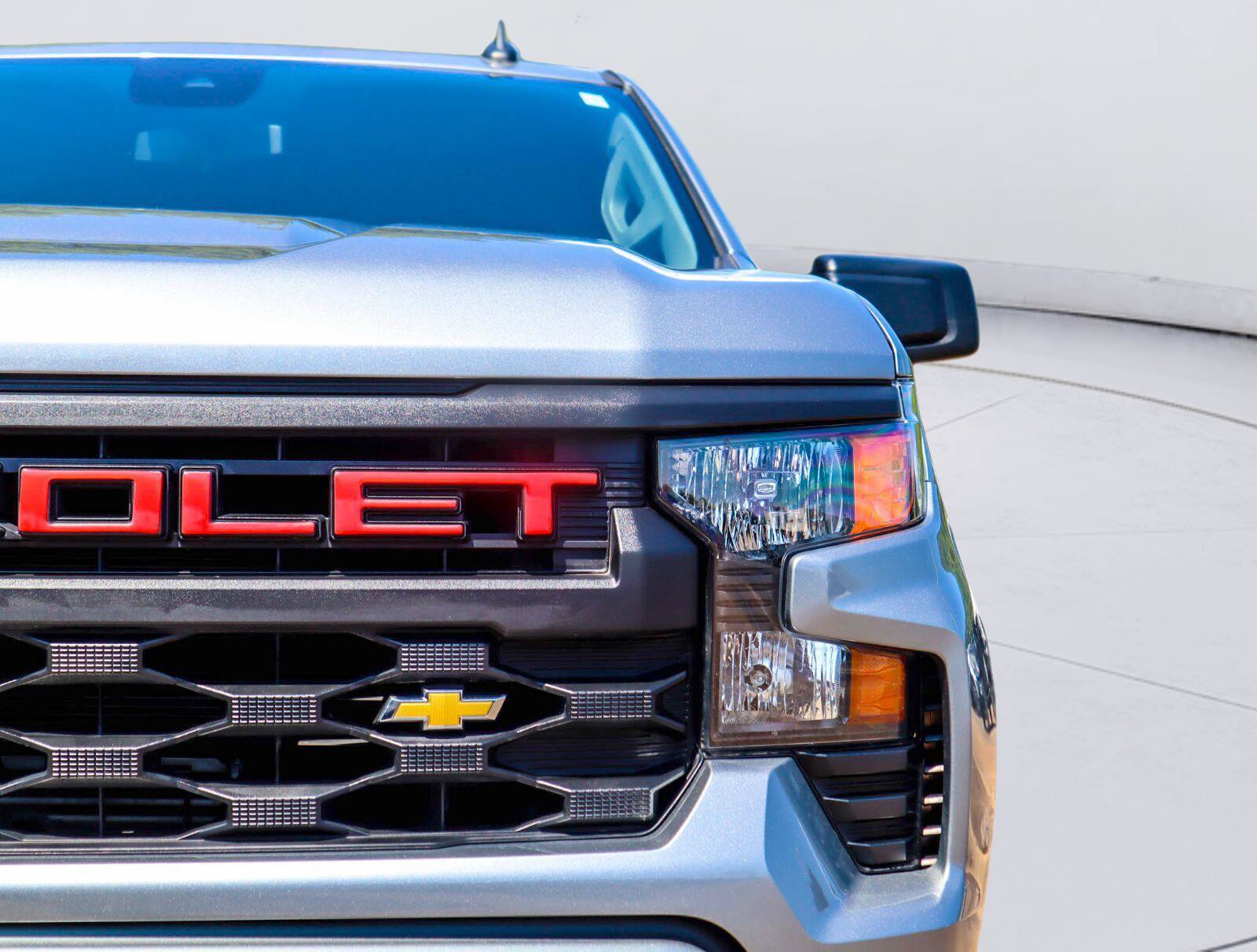 Used 2025 Chevrolet Silverado 1500 Custom RWD image 5