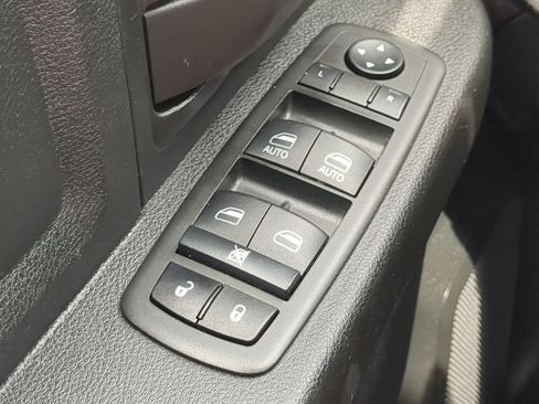 Used 2022 RAM 5500 Tradesman w/ Chrome Appearance Group RWD image 19