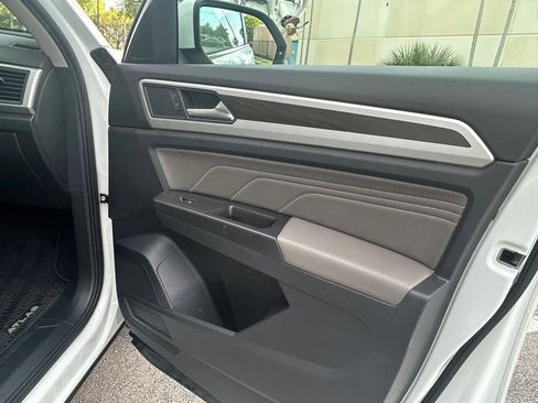 Used 2022 Volkswagen Atlas SE FWD image 24
