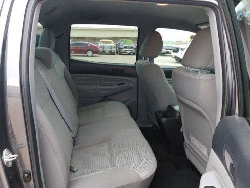 Used 2014 Toyota Tacoma 4x4 Double Cab image 25