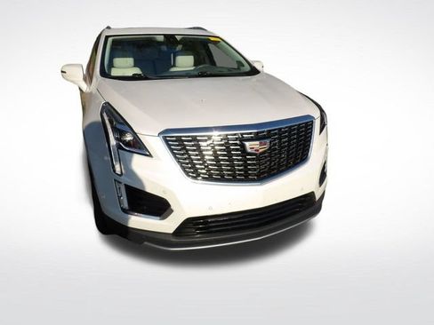Used 2021 Cadillac XT5 Premium Luxury FWD image 3