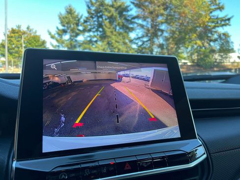 Used 2025 Jeep Compass Trailhawk image 17