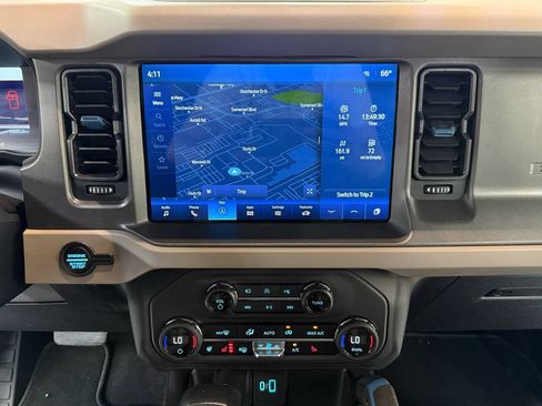 Used 2024 Ford Bronco Wildtrak AWD/4WD image 23