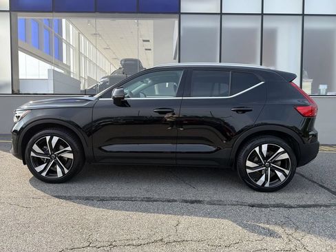 Certified 2024 Volvo XC40 B5 Plus w/ Climate Package AWD/4WD image 5