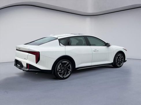 New 2026 Kia K4 GT-Line image 5