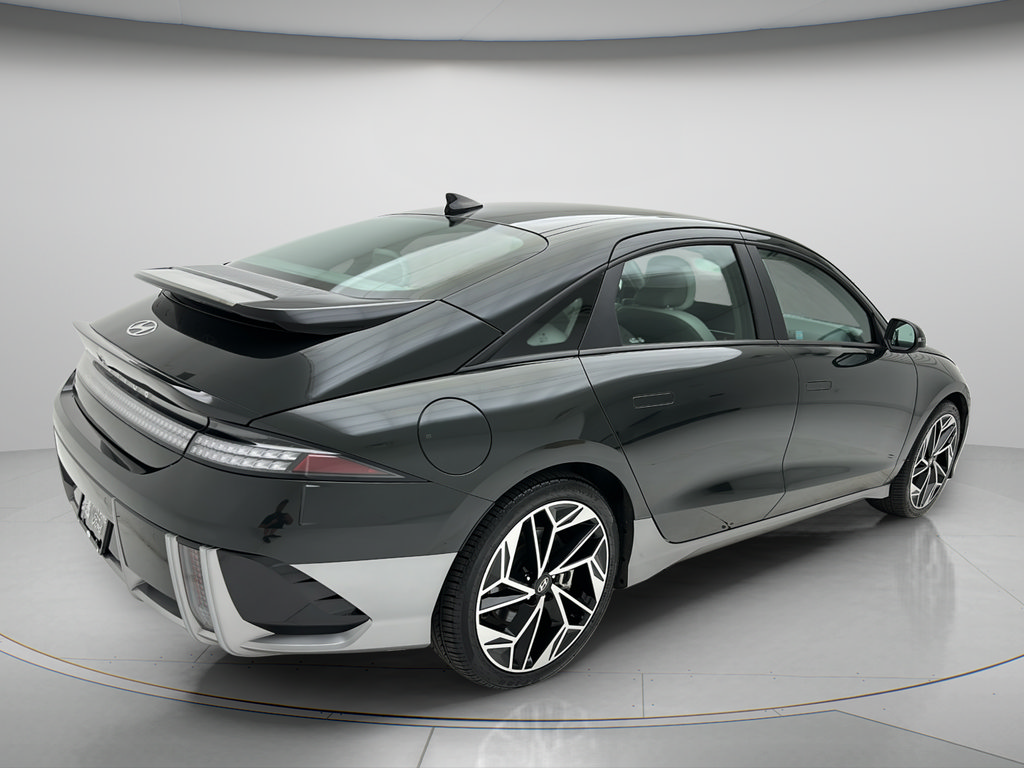 Used 2023 Hyundai Ioniq 6 SEL AWD/4WD image 5