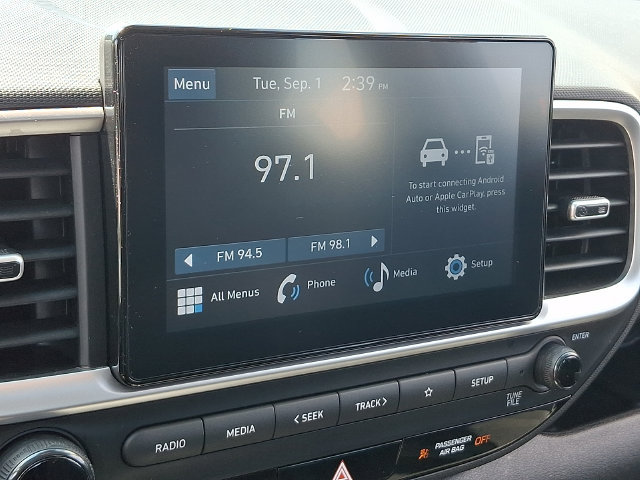 Used 2025 Hyundai Venue SEL FWD image 17