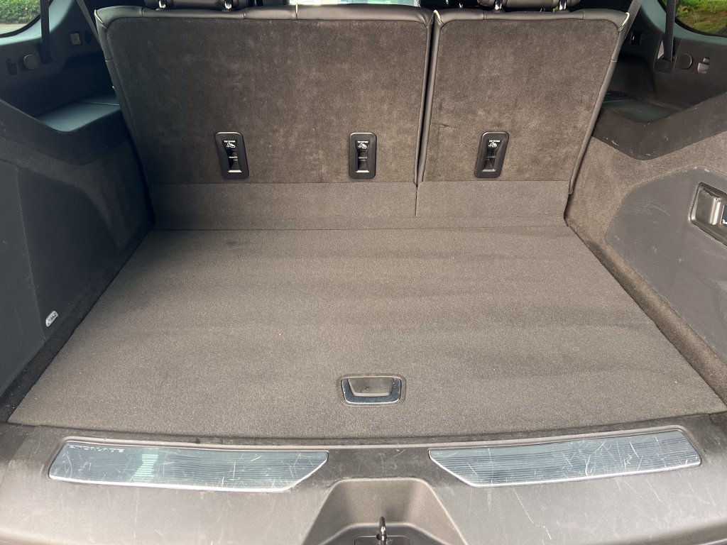 Used 2024 Cadillac Escalade ESV Sport AWD/4WD image 19