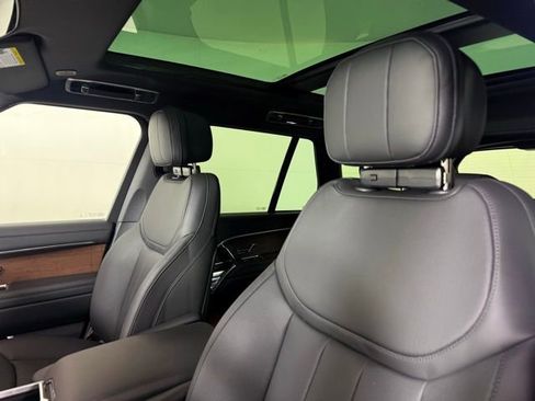 New 2025 Land Rover Range Rover SE image 6