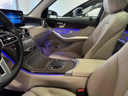 Used 2022 Mercedes-Benz GLC 300 w/ Premium Package Lite image 43