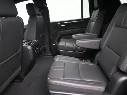 Used 2025 Chevrolet Suburban RST w/ Comfort Package RWD image 15