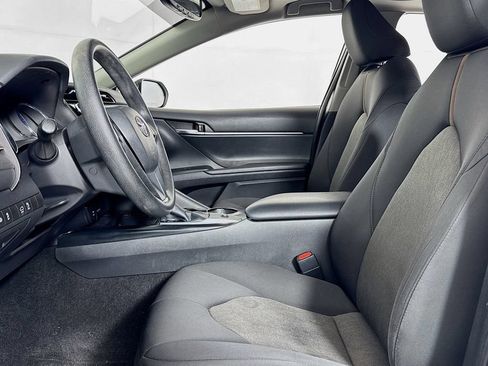 Used 2019 Toyota Camry LE w/ Convenience Package FWD image 9