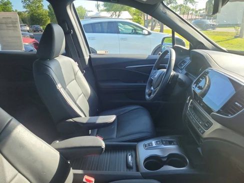 Used 2023 Honda Passport EX-L image 3