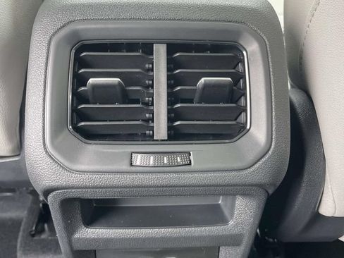 New 2026 Volkswagen Taos SE FWD image 11