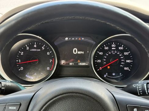 Used 2016 Kia Sedona SX FWD image 12
