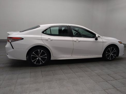 Used 2018 Toyota Camry SE image 10