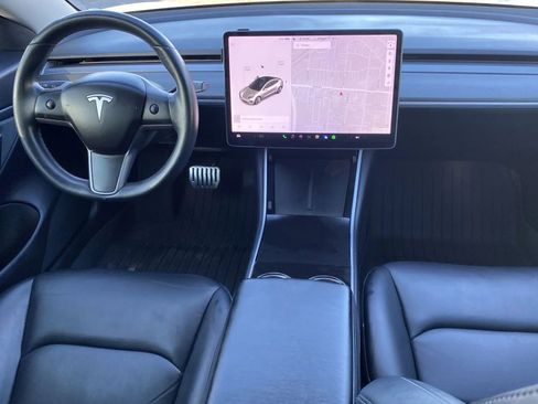 Used 2019 Tesla Model 3 Standard Range Plus image 5