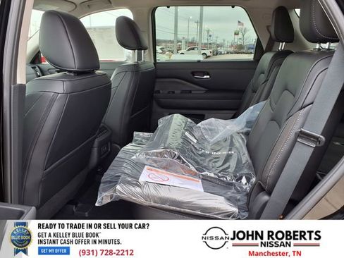 New 2026 Nissan Pathfinder SL image 9