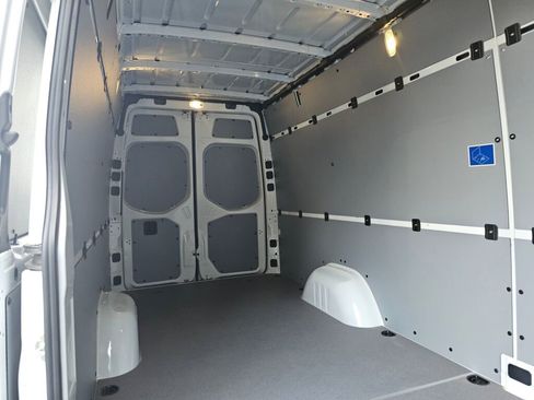 New 2025 Mercedes-Benz Sprinter 2500 image 18