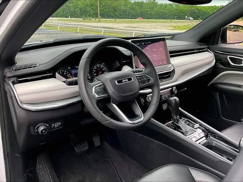Used 2024 Jeep Compass Limited AWD/4WD image 17
