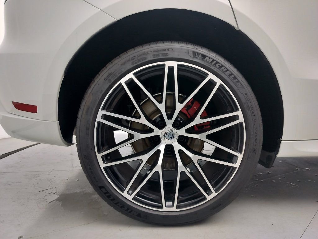 Certified 2024 Porsche Macan S w/ Premium Plus Package AWD/4WD image 30