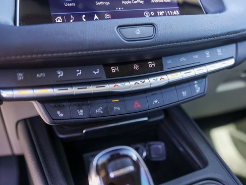 Used 2022 Cadillac XT4 Premium Luxury w/ Technology Package image 18