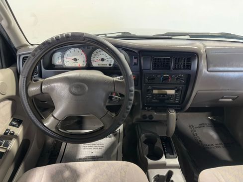 Used 2003 Toyota Tacoma PreRunner RWD image 10