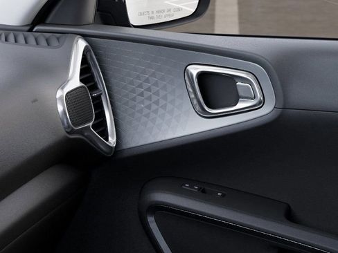 Used 2025 Kia Soul LX image 28