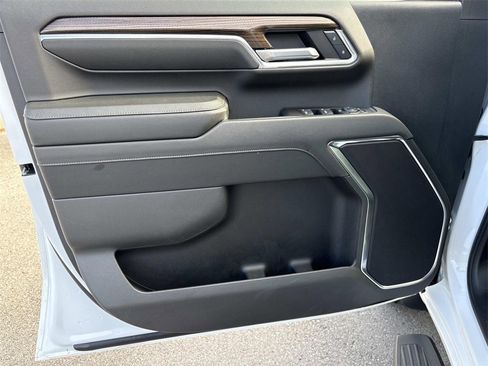 Used 2024 Chevrolet Silverado 2500 LT image 22