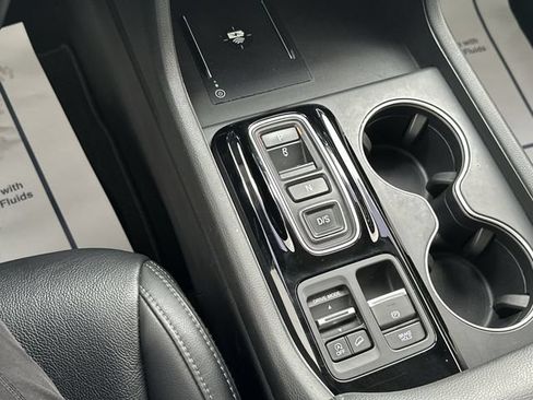 Used 2025 Honda Pilot Touring image 24