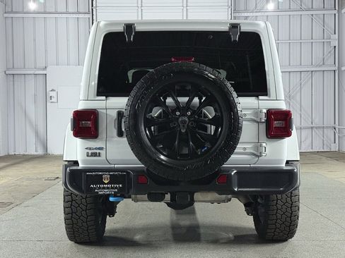 Used 2022 Jeep Wrangler Unlimited Sahara w/ Cold Weather Group image 11