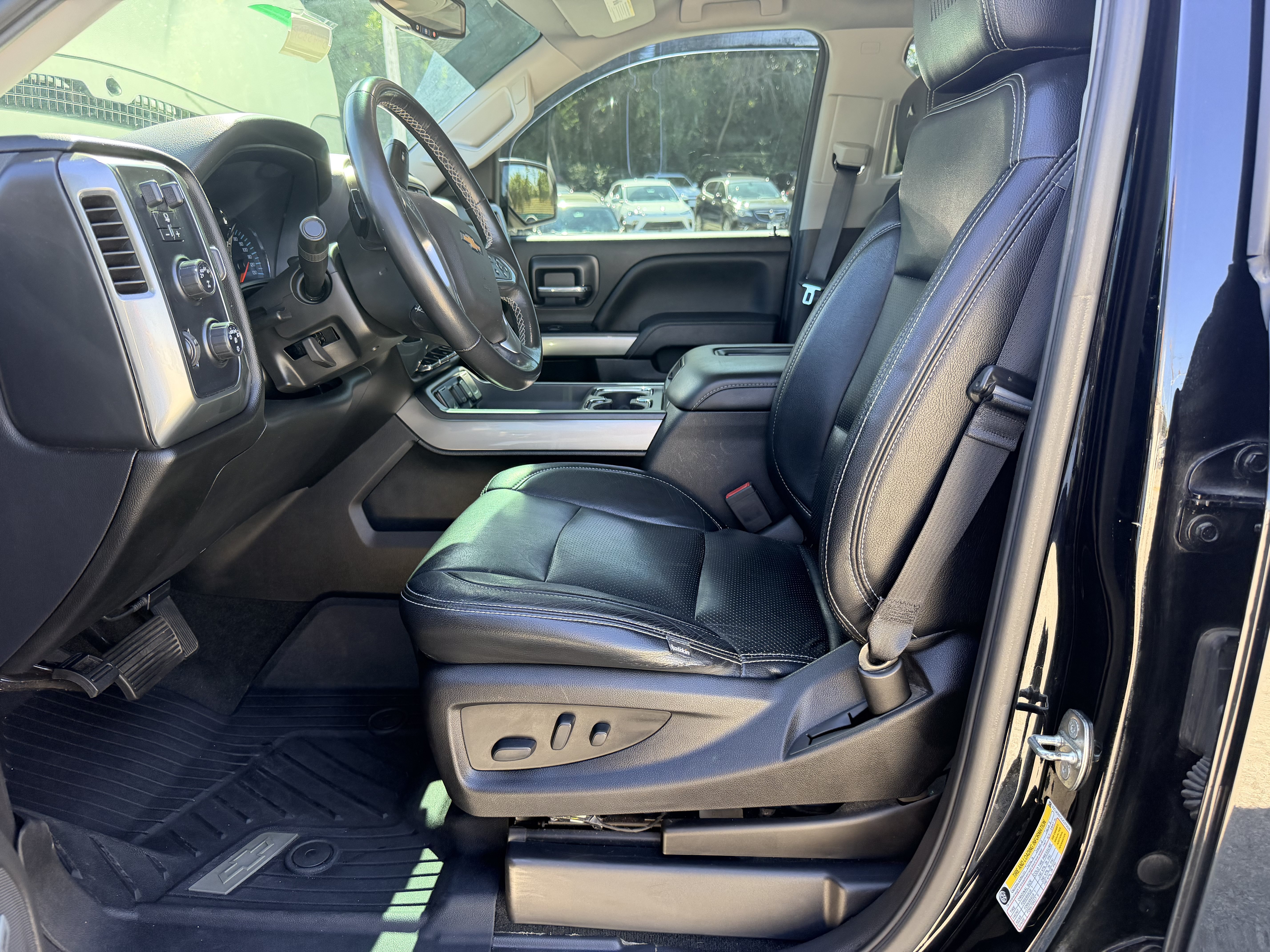 Used 2018 Chevrolet Silverado 1500 LT w/ All Star Edition AWD/4WD image 13