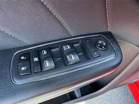 Used 2019 Dodge Charger R/T w/ Navigation & Travel Group image 17