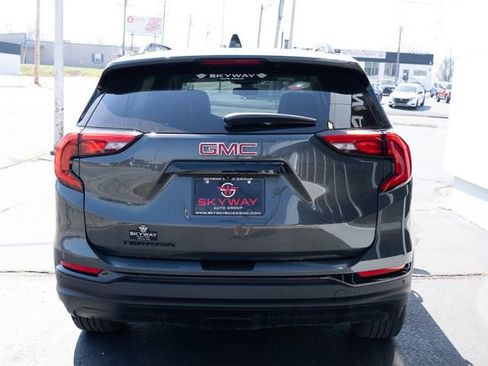 Used 2021 GMC Terrain SLT w/ Elevation Edition image 5