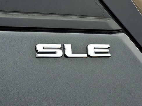 Used 2021 GMC Terrain SLE w/ Driver Convenience Package image 29