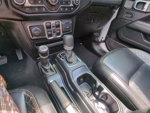 Used 2021 Jeep Wrangler Unlimited Sahara AWD/4WD image 18