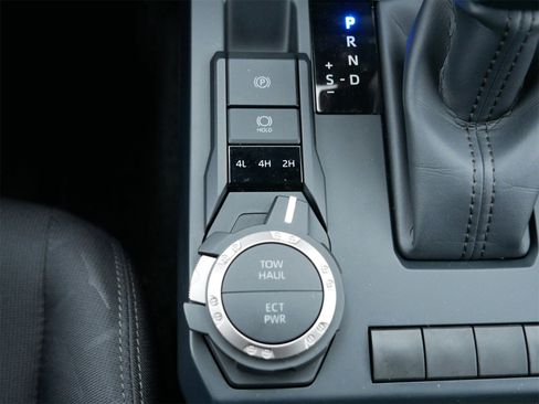 Used 2025 Toyota Tacoma SR5 image 25