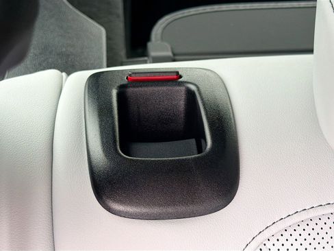 New 2026 BMW X5 xDrive50e image 14