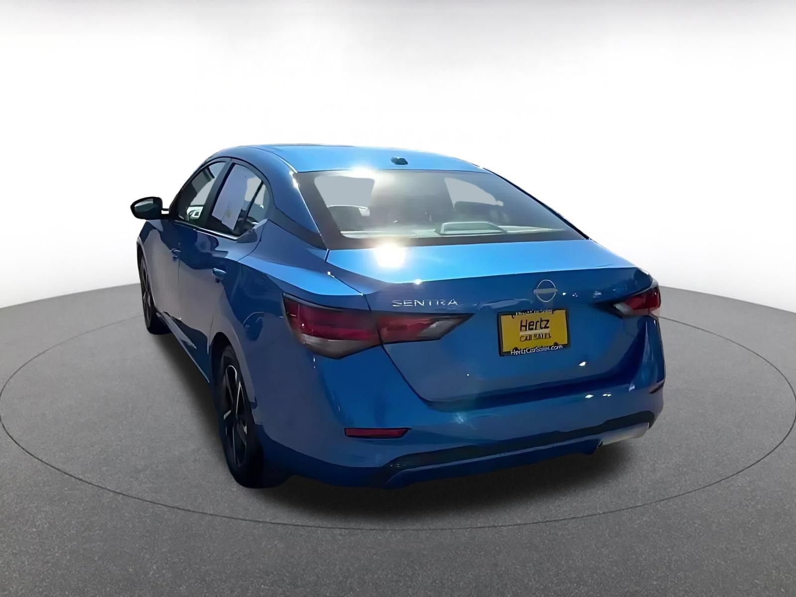 Used 2025 Nissan Sentra SV FWD image 10