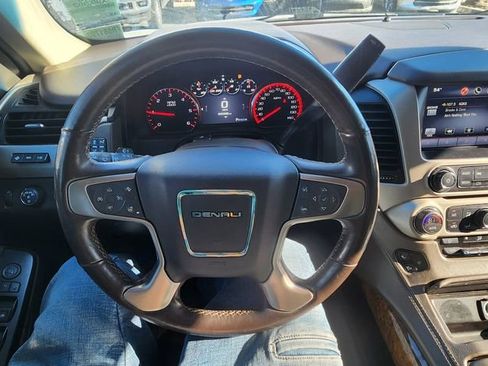 Used 2015 GMC Yukon XL Denali w/ Premium Package image 4