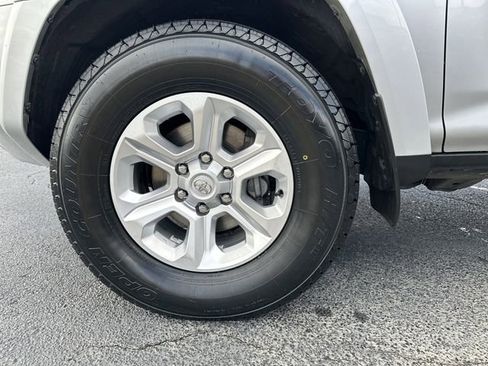 Certified 2022 Toyota 4Runner SR5 image 21