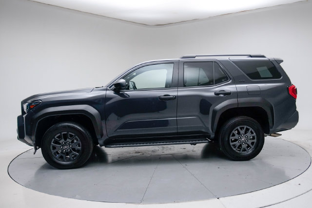 Used 2025 Toyota 4Runner SR5 AWD/4WD image 23