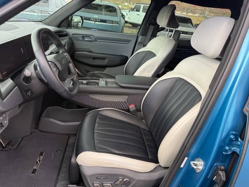 Used 2024 Kia EV9 GT-Line AWD/4WD image 3