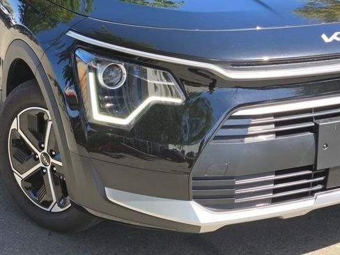 New 2025 Kia Niro EX image 3