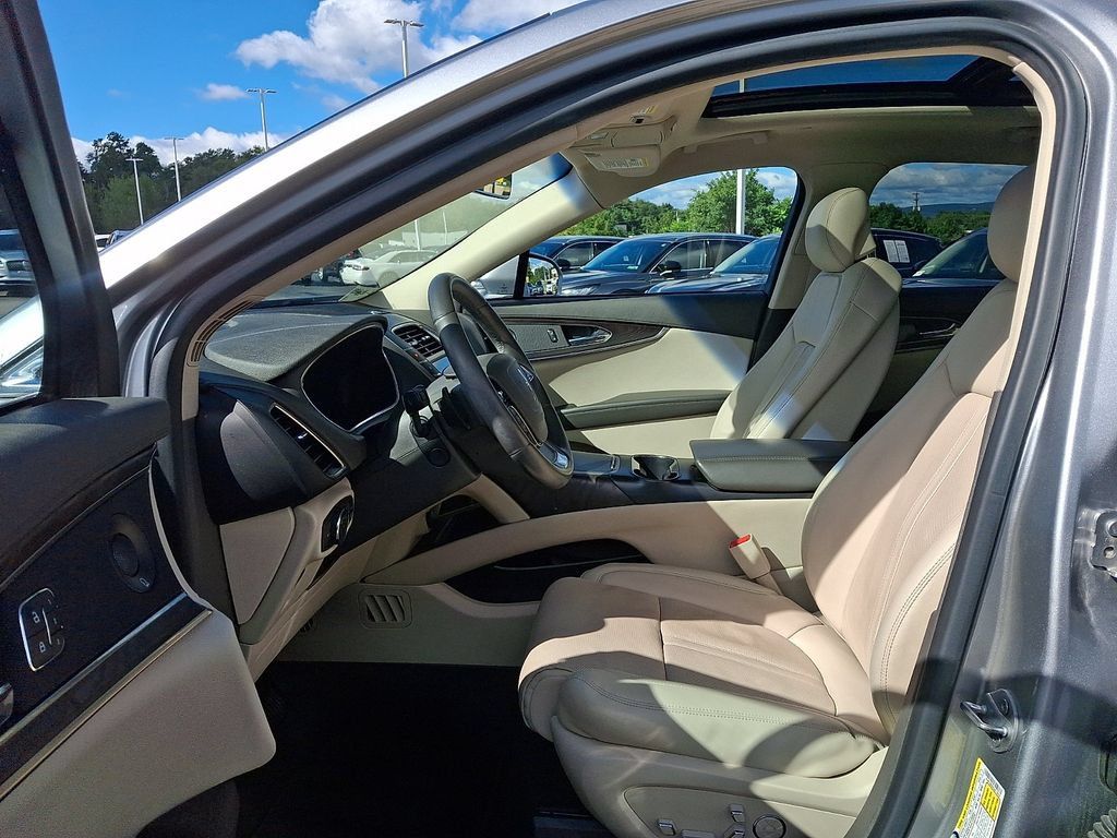 Used 2020 Lincoln Nautilus Reserve w/ Equipment Group 201A AWD/4WD image 13