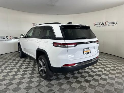 New 2025 Jeep Grand Cherokee Limited w/ Luxury Tech Group II image 9