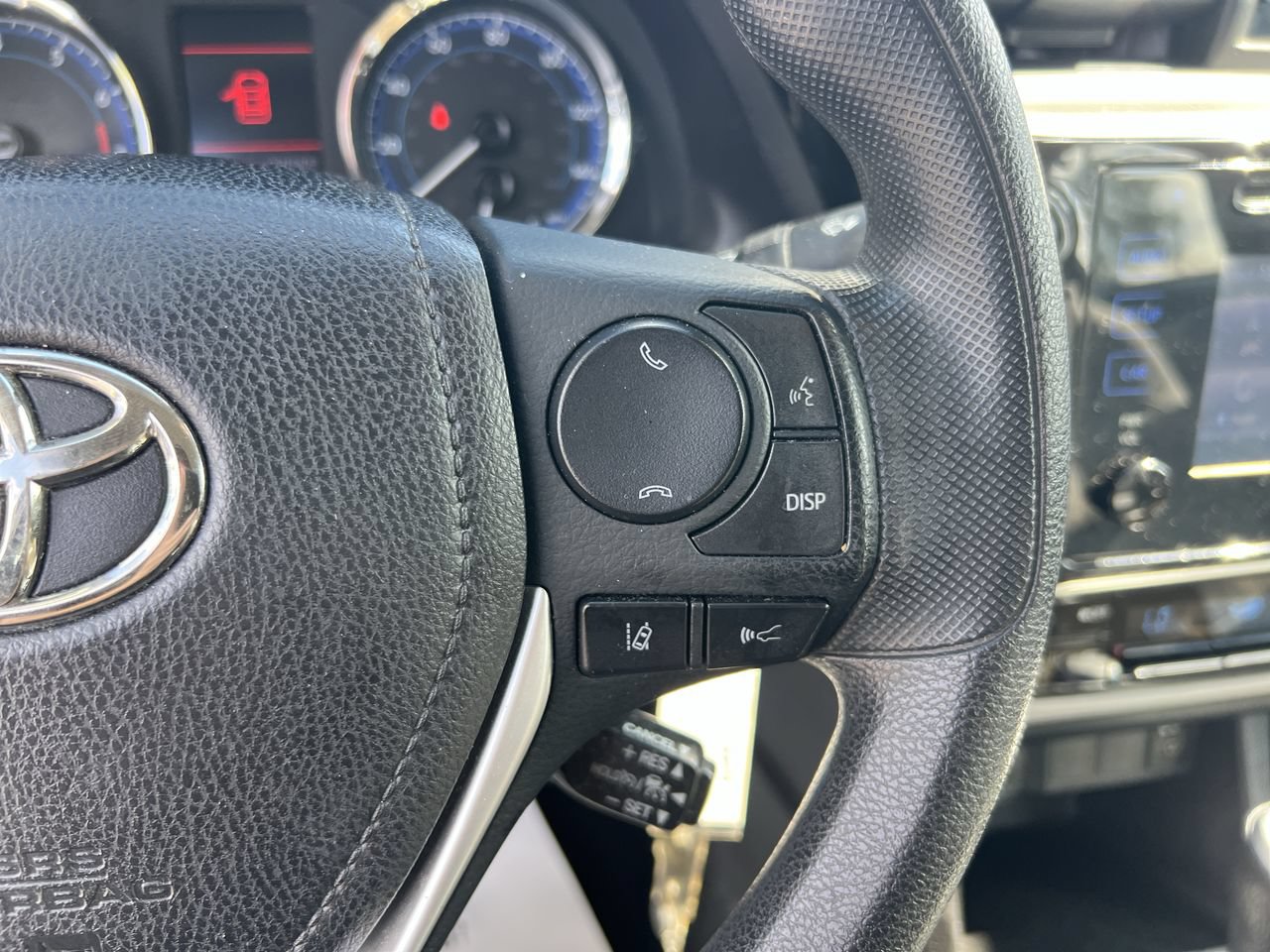 Used 2018 Toyota Corolla LE FWD image 20
